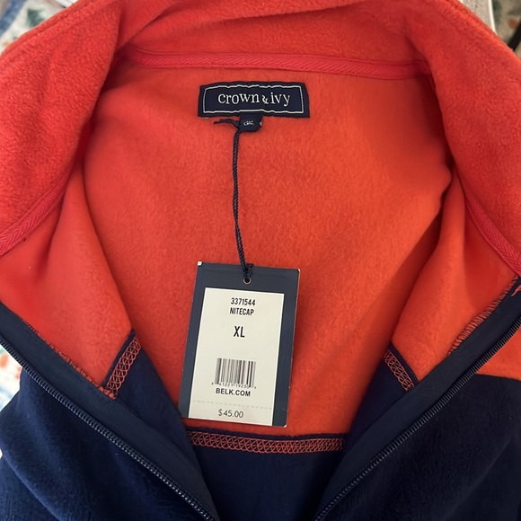 Crown and Ivy Fleece Vest - Picture 5 of 5